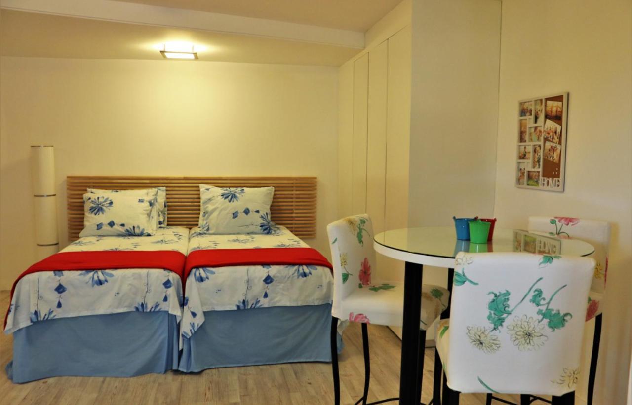 Red Cozy Stay Limassol Exterior photo