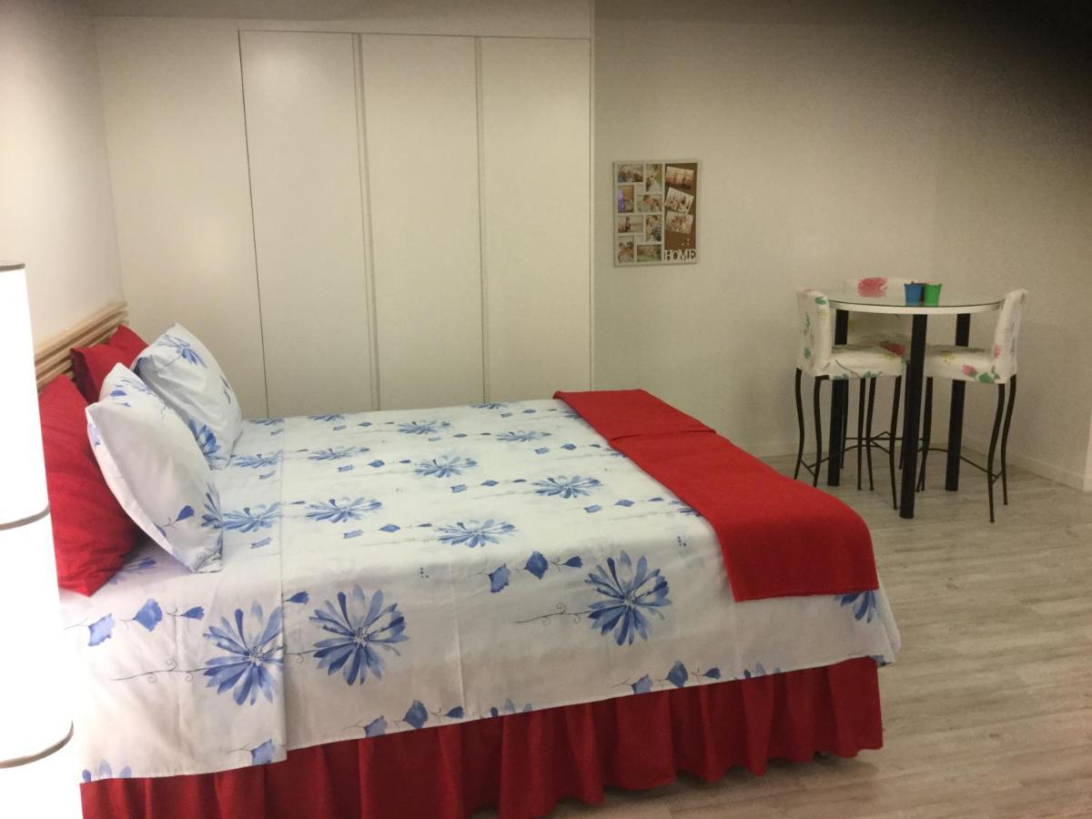 Red Cozy Stay Limassol Exterior photo